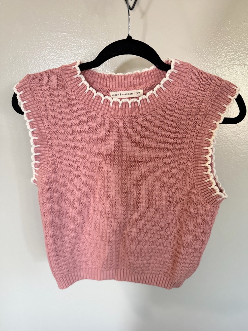 moon & madison Dusty Rose Knit Top with White Scalloped Edge
